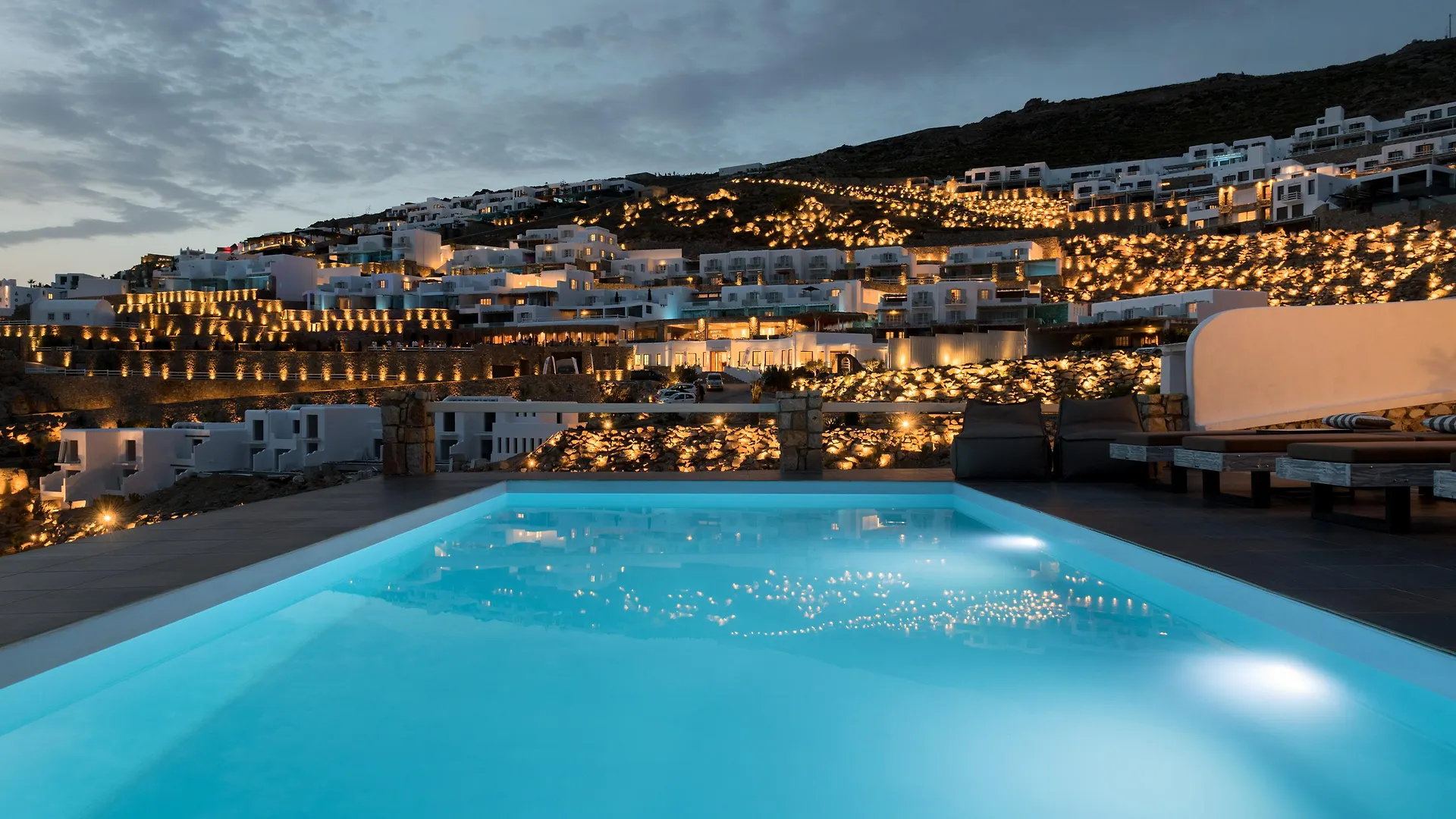 Cova Mykonos Suites Elia